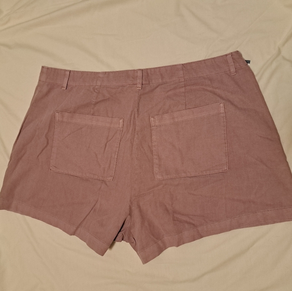Universal Thread High Rise Shorts - Picture 2 of 5